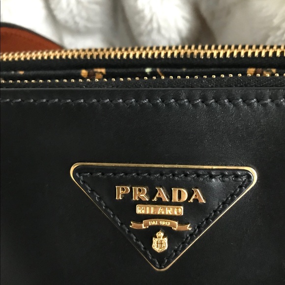 Prada Saffiano lux tote medium size - Picture 4 of 8